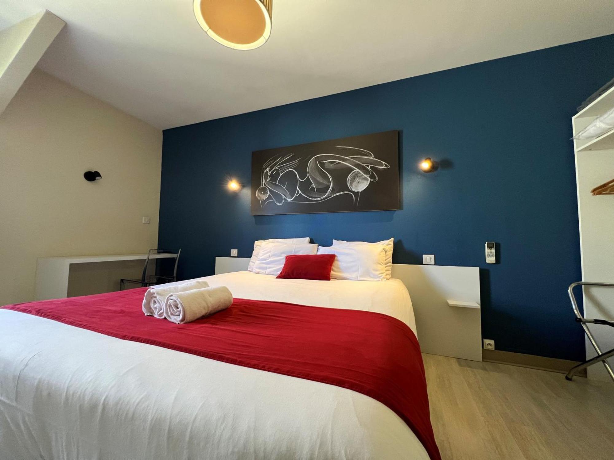 Brit Hotel Du Parc Niort Centre-Parking Gratuit Ngoại thất bức ảnh