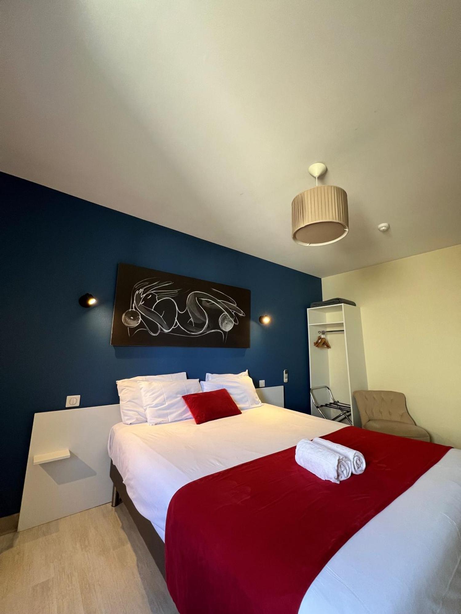 Brit Hotel Du Parc Niort Centre-Parking Gratuit Ngoại thất bức ảnh