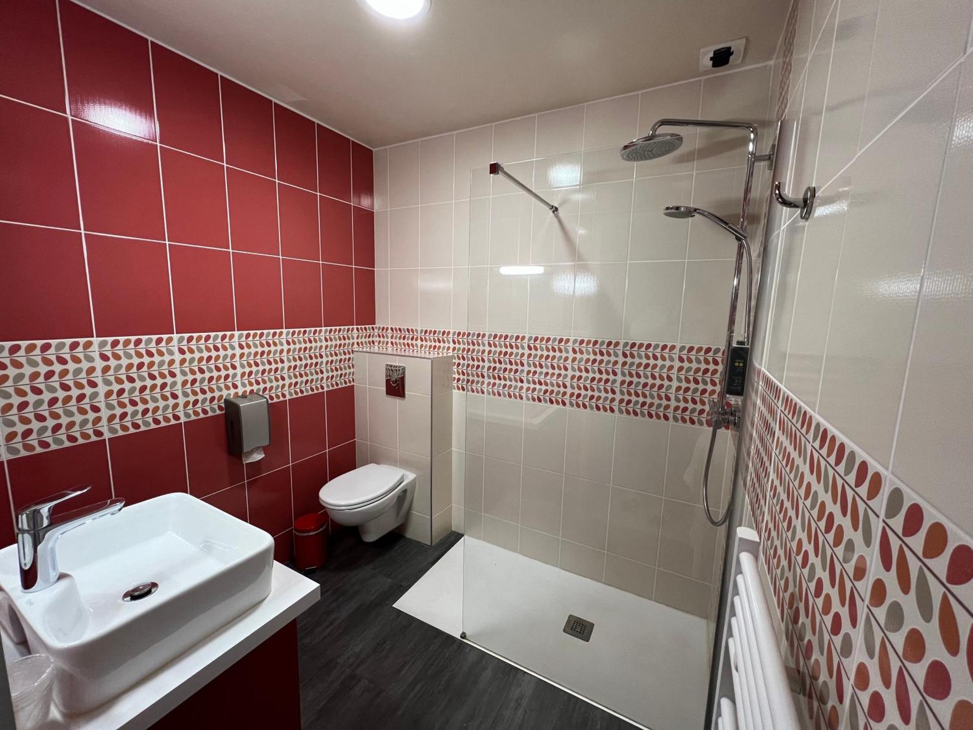 Brit Hotel Du Parc Niort Centre-Parking Gratuit Ngoại thất bức ảnh