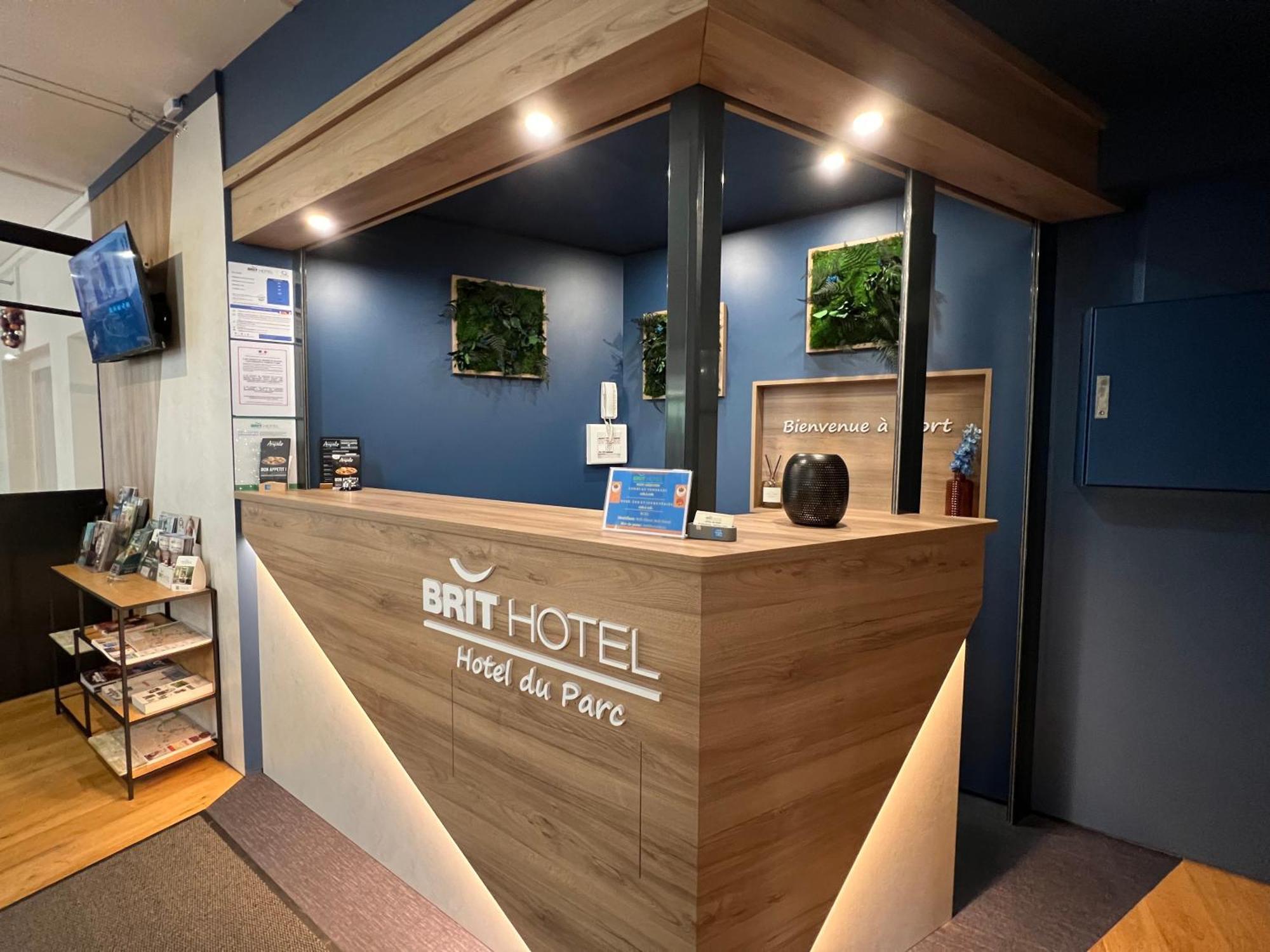 Brit Hotel Du Parc Niort Centre-Parking Gratuit Ngoại thất bức ảnh