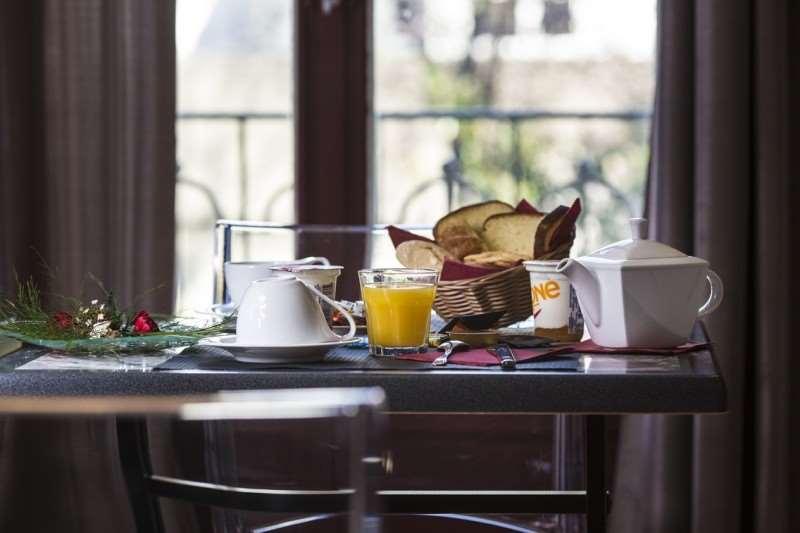 Brit Hotel Du Parc Niort Centre-Parking Gratuit Nhà hàng bức ảnh