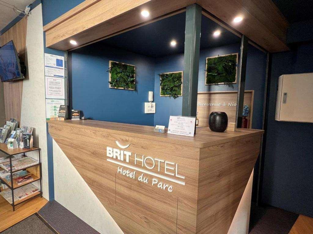 Brit Hotel Du Parc Niort Centre-Parking Gratuit Nội địa bức ảnh