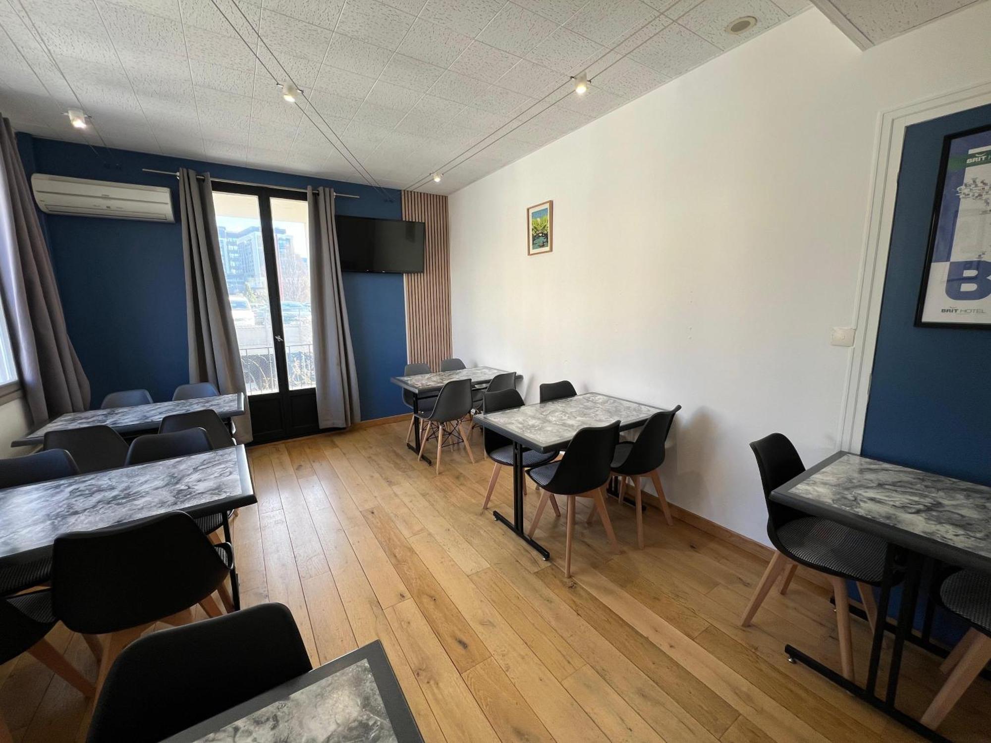 Brit Hotel Du Parc Niort Centre-Parking Gratuit Ngoại thất bức ảnh