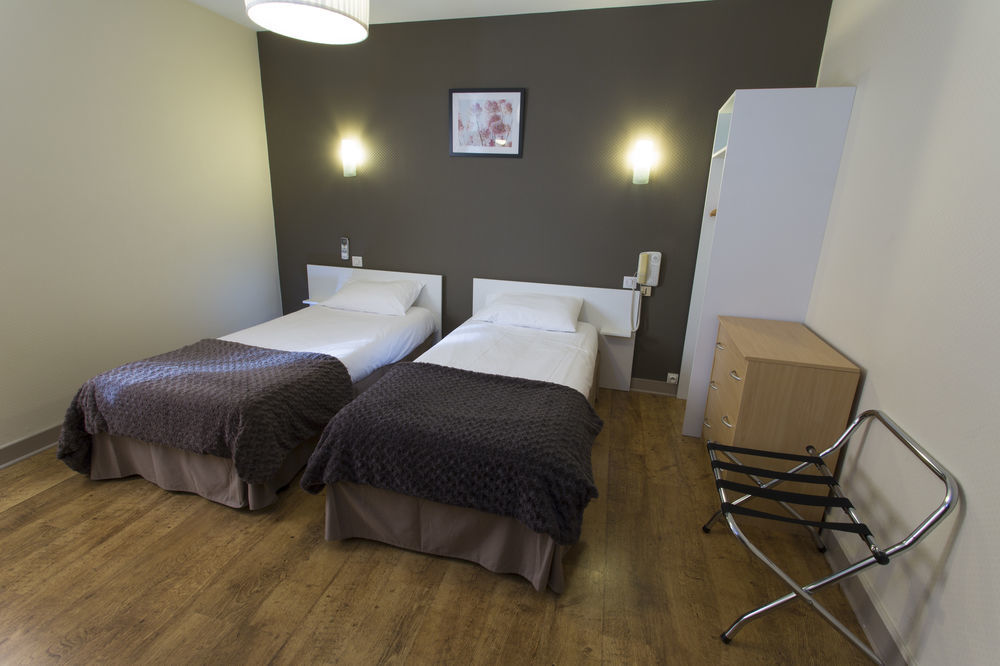 Brit Hotel Du Parc Niort Centre-Parking Gratuit Ngoại thất bức ảnh